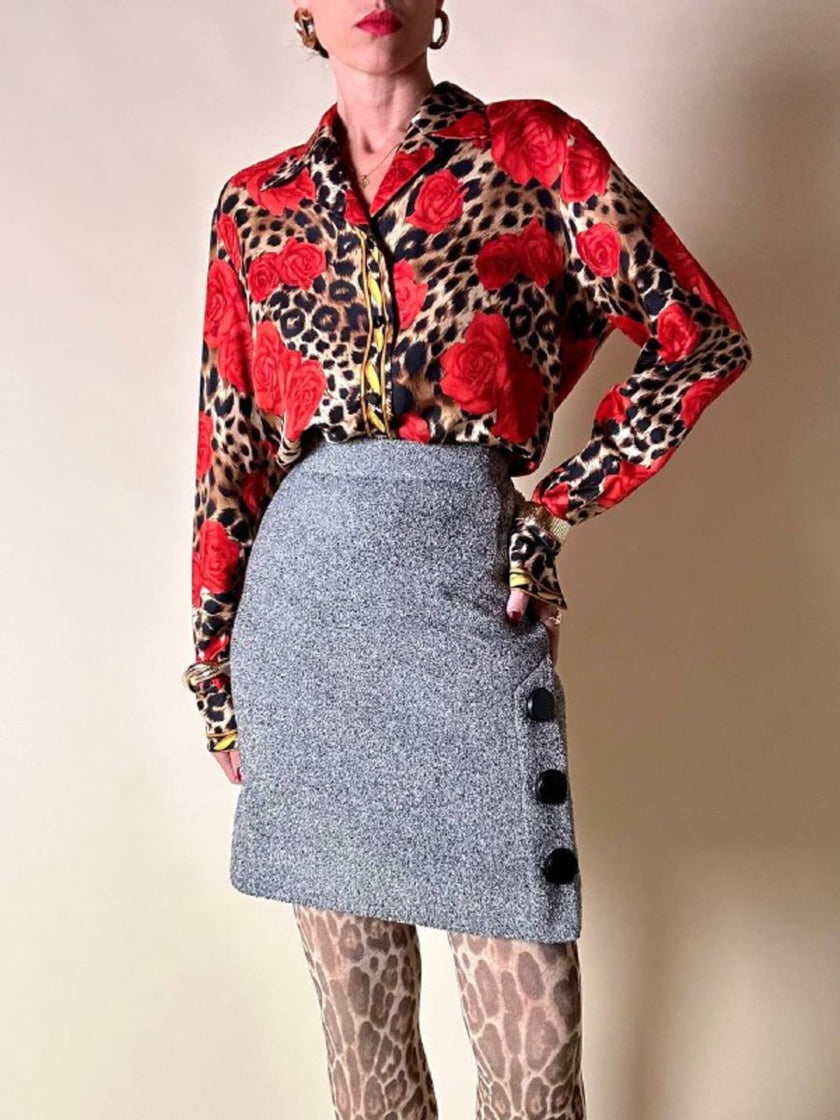 Minigonna grigia in lana bouclé con maxi bottoni neri “Yves Saint Laurent”