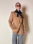 Blazer doppiopetto in lana color biscotto con bottoni dorati “Yves Saint Laurent”