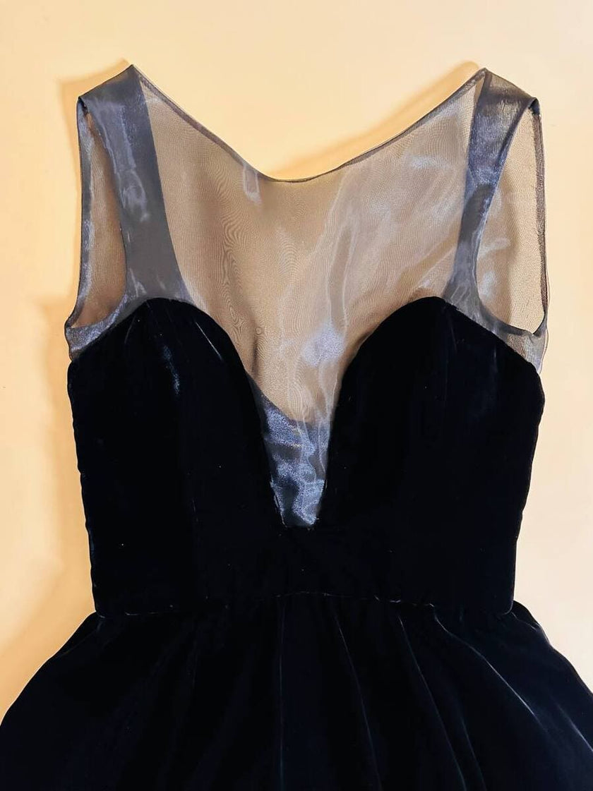 Mini dress sartoriale in velluto nero e organza