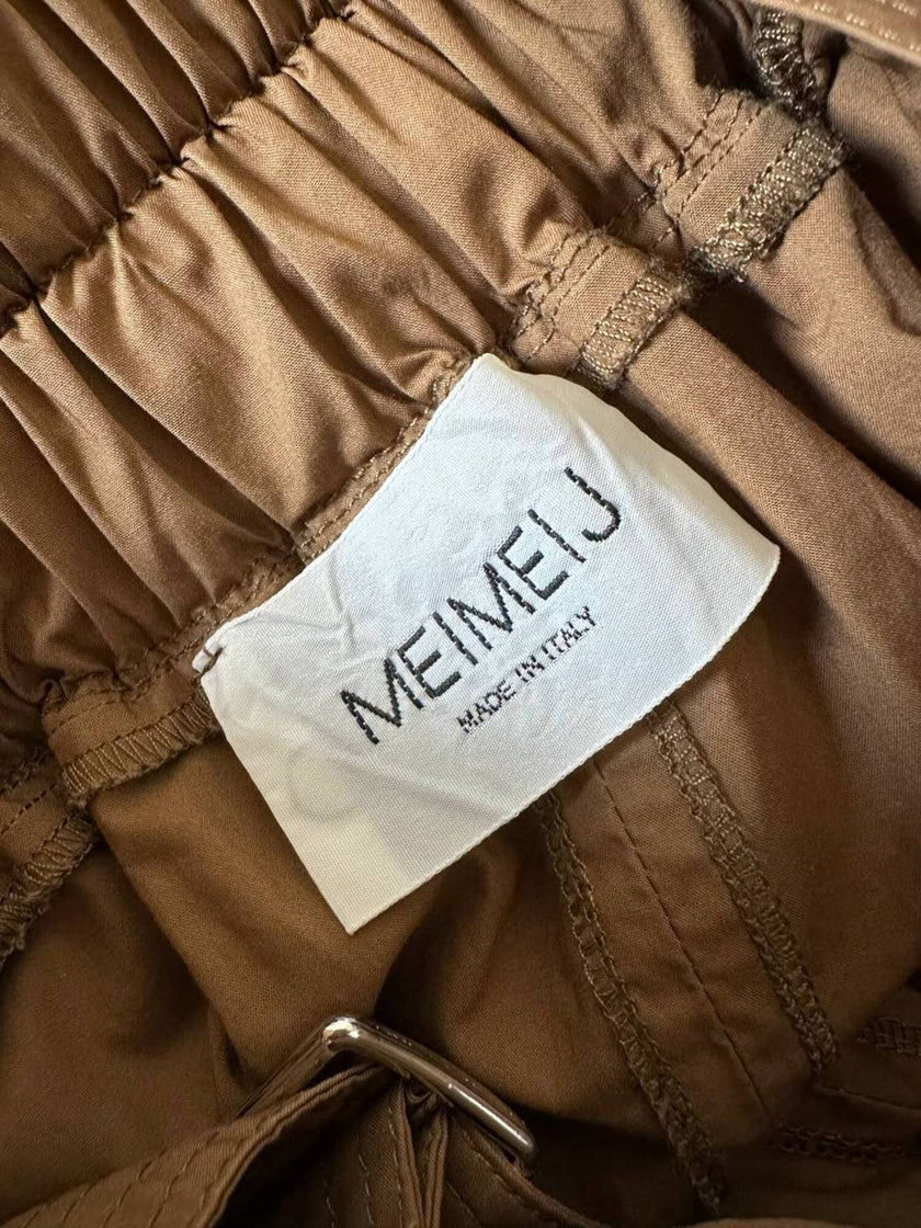 Abito lungo Meimeij in cotone color cammello scuro con motivo arriccio e maxi tasche