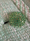 Tailleur sartoriale haute couture in tweed verde acqua marina con maxi bottoni gioiello