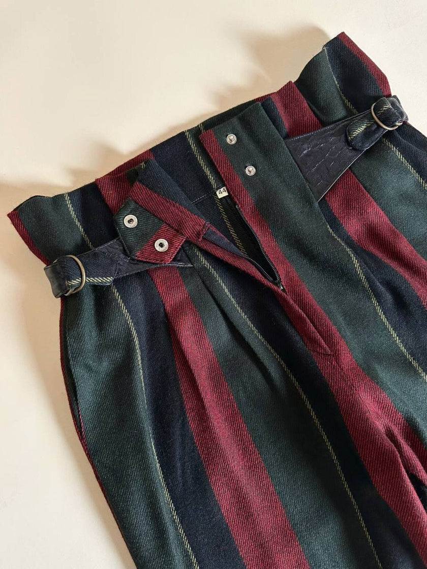 Pantalone a vita alta in lana jacquard a righe verticali con cinturini in pelle nera