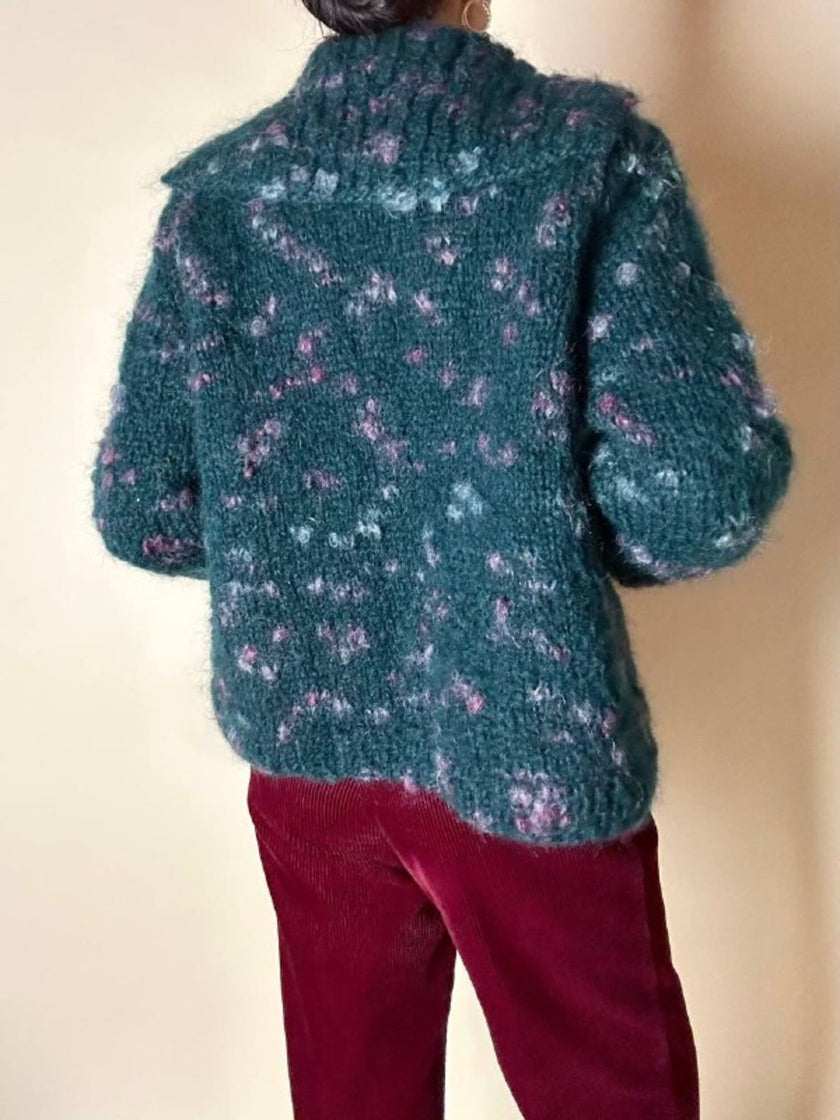 Cardigan in lana bouclé verde bottiglia con lavorazione bottonata multicolor