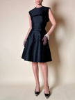 Abito sartoriale in shantung nero con bolero in coordinato