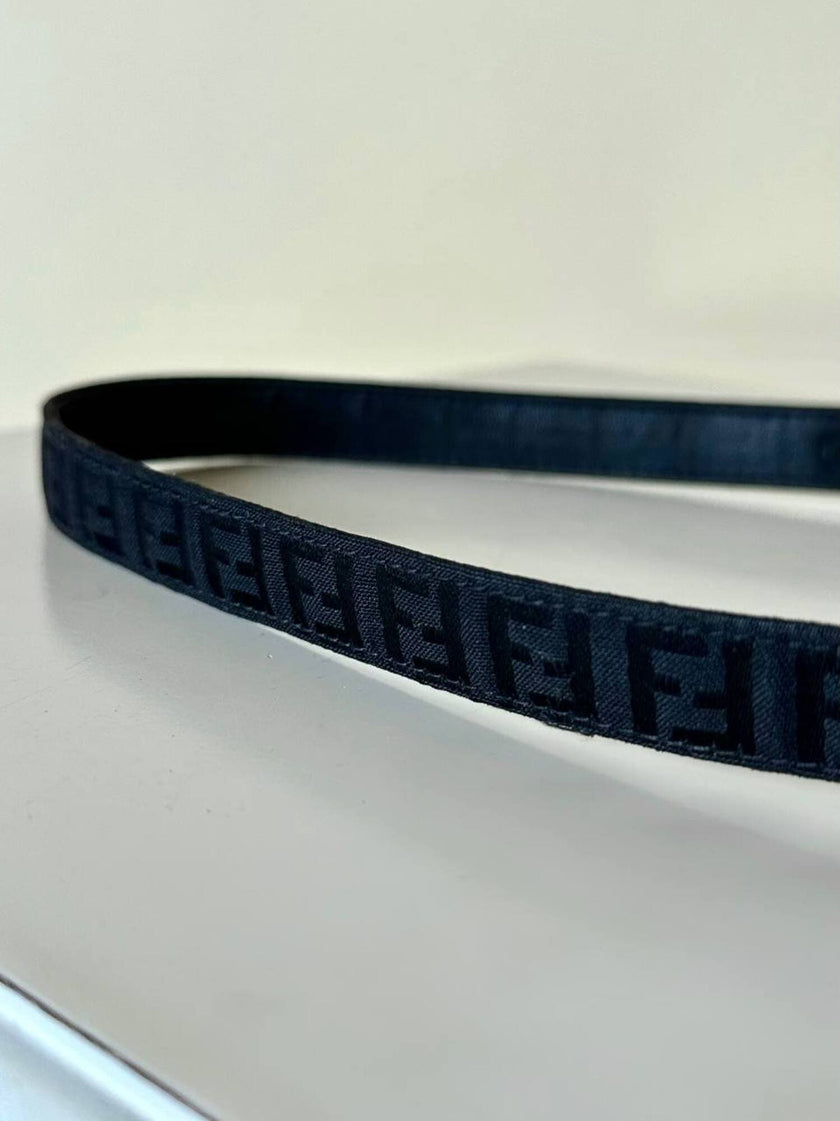 Cintura vintage Fendi in tessuto jacquard nero con loghi allover e fibbia logo