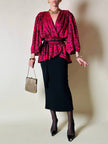 Blusa in chiffon devorè nero con damaschi in raso rosso/fucsia