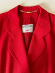 Blazer rosso con bottoni dorati a forma di cuore “Mondì”