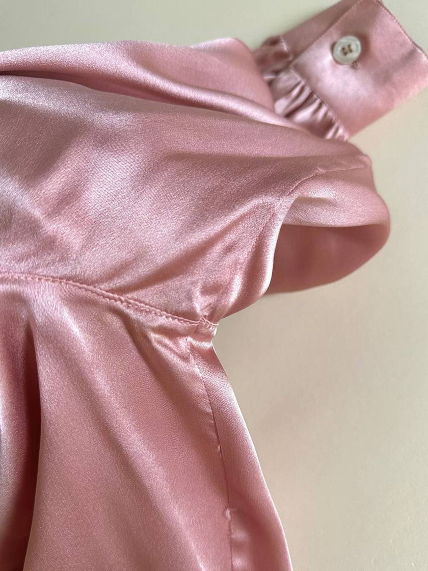 Camicia con fiocco al collo in raso di seta rosa 