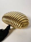 Clutch vintage Scheilan realizzata in metallo oro a forma di conchiglia con maxi nappa couture