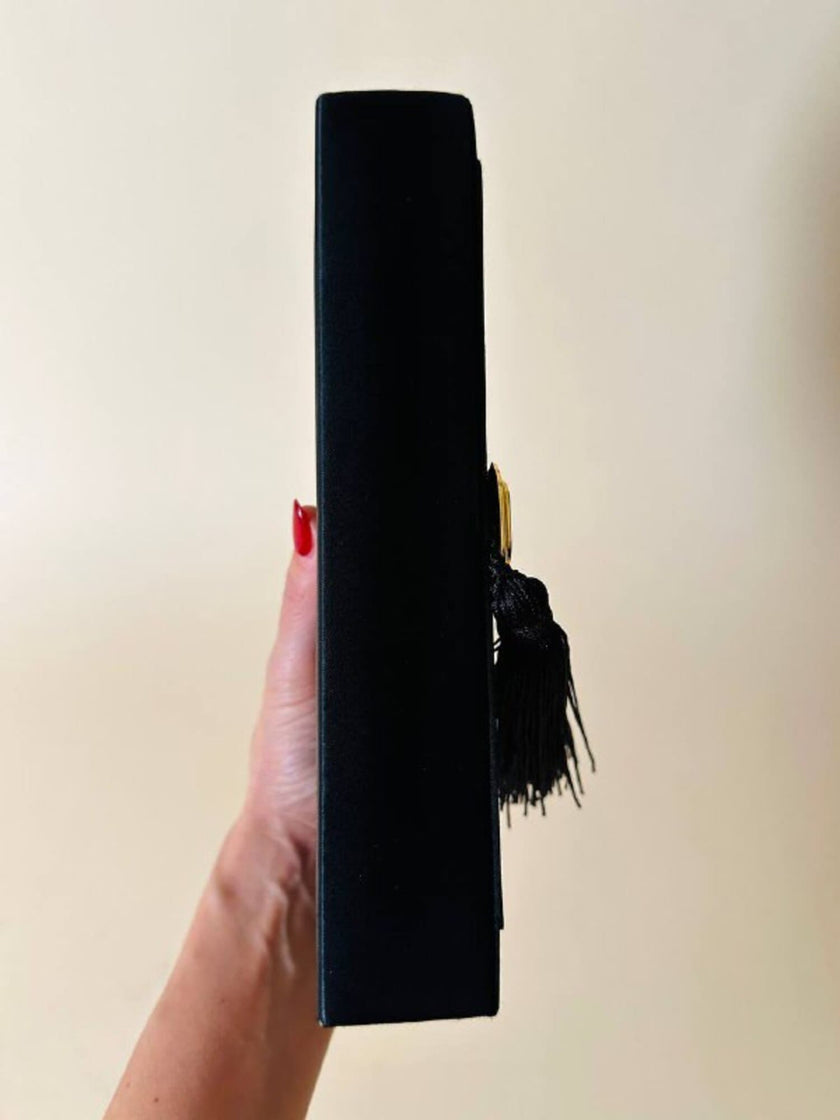 Pochette a ventaglio in raso micro plissé con nappa couture e tracolla “Guy Laroche”