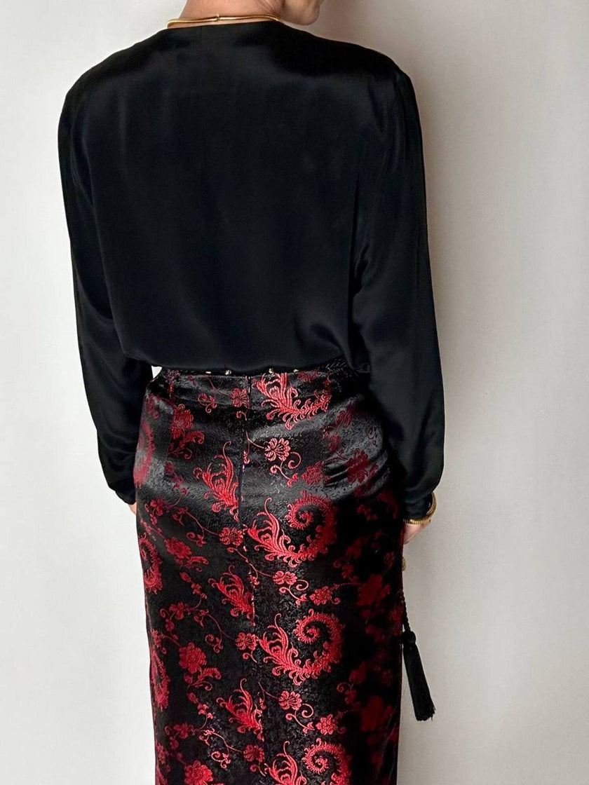 Camicia vintage in misto seta nero con passamanerie ricamate e nappe couture