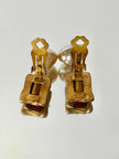 Orecchini vintage a clip con cristalli rosso rubino e perle barocche pendenti