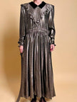 Maxi dress in seta e lamè oro con colletto in velluto nero “Valentino Miss V”