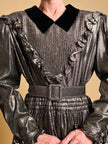 Maxi dress in seta e lamè oro con colletto in velluto nero “Valentino Miss V”