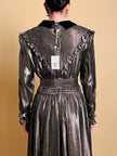Maxi dress in seta e lamè oro con colletto in velluto nero “Valentino Miss V”