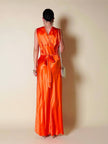 Vestido largo de satén de seda color langosta bordado a mano “Da Fu Gui”