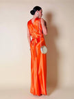 Vestido largo de satén de seda color langosta bordado a mano “Da Fu Gui”