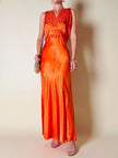 Vestido largo de satén de seda color langosta bordado a mano “Da Fu Gui”