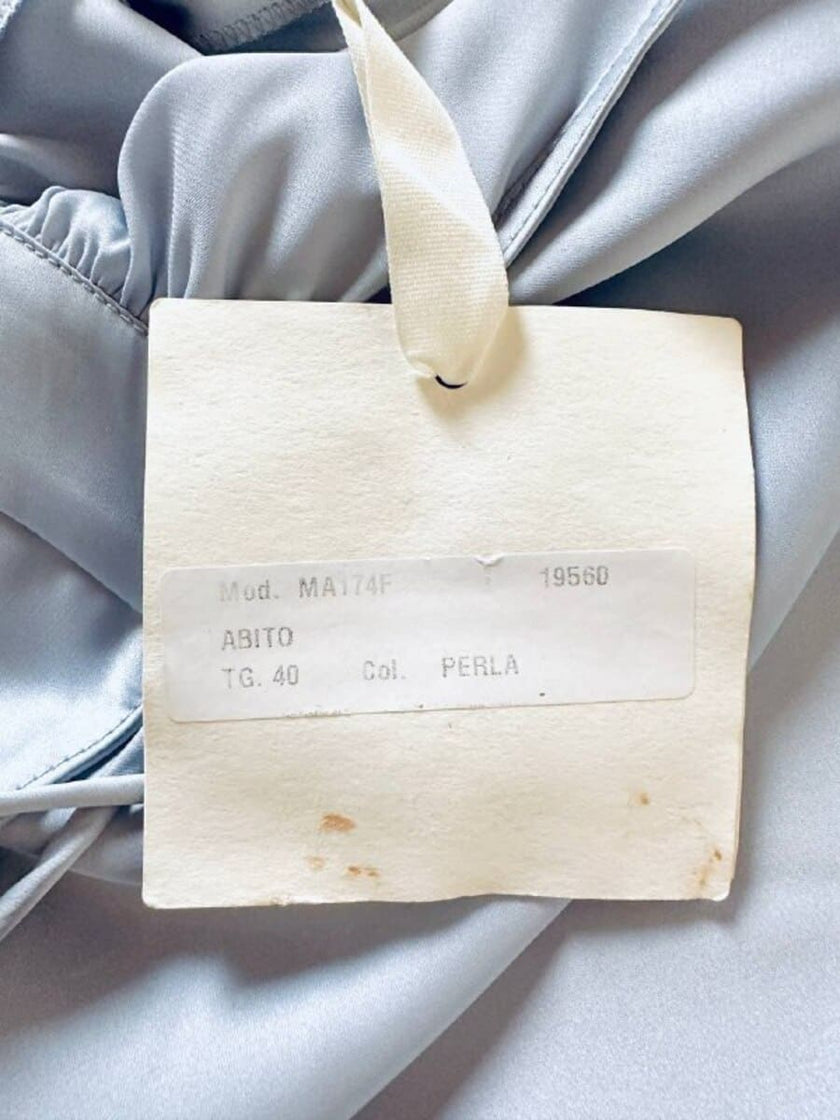 Maxi dress con schiena nuda in raso grigio perla “Mercí”