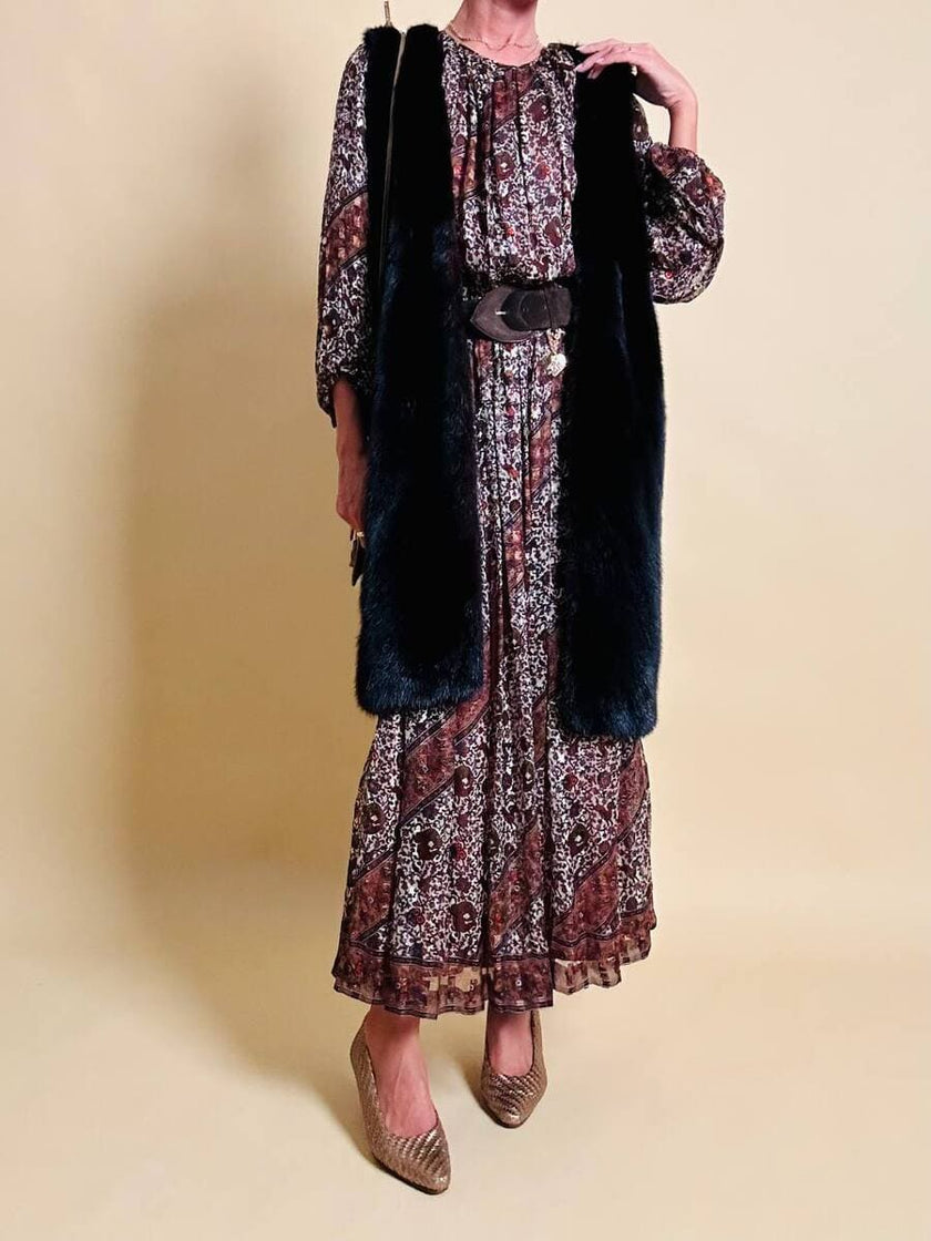 Gilet lungo in visone marrone con riflessi mogano