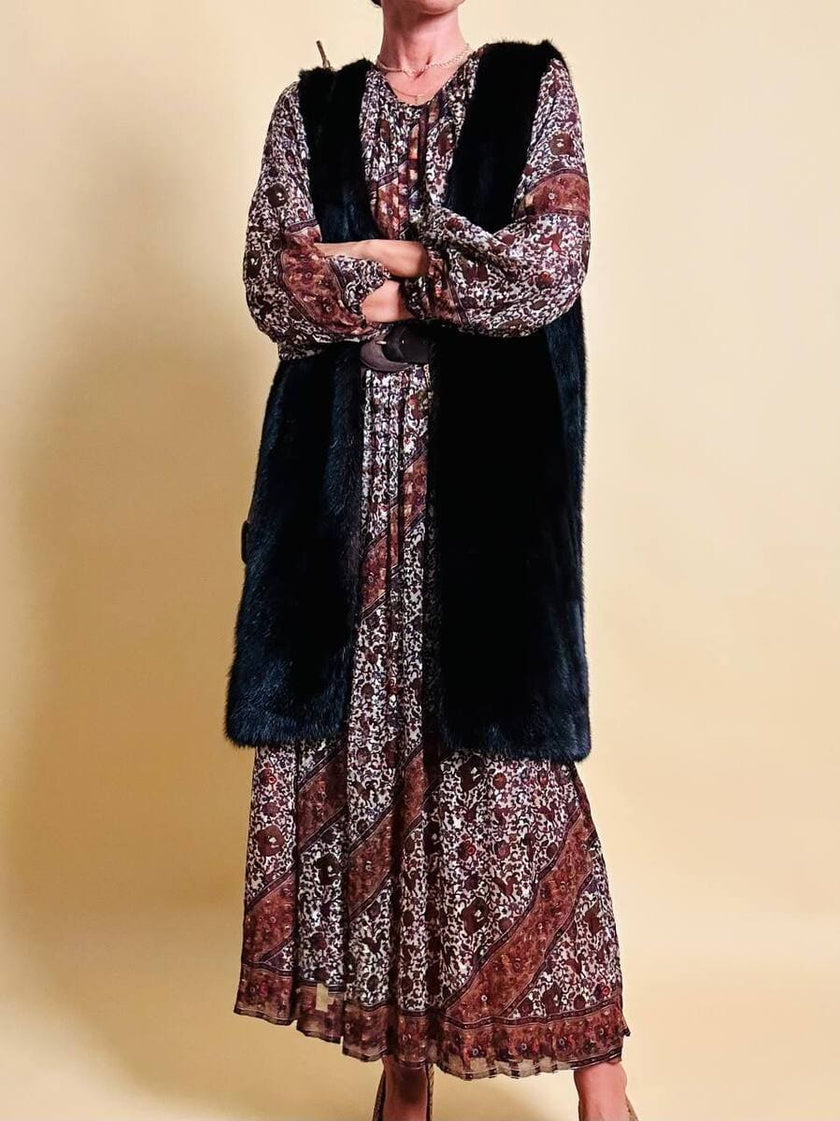 Gilet lungo in visone marrone con riflessi mogano