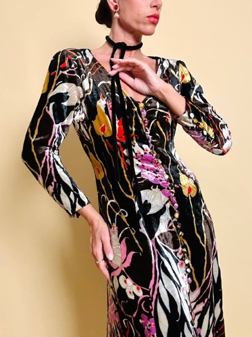 Abito sartoriale in velluto fantasia floreale