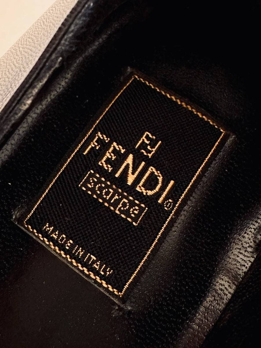 Ballerine in pelle nera “Fendi”