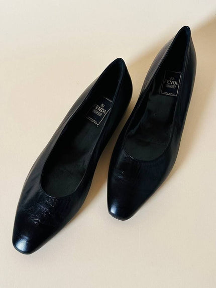 Ballerine in pelle nera “Fendi”