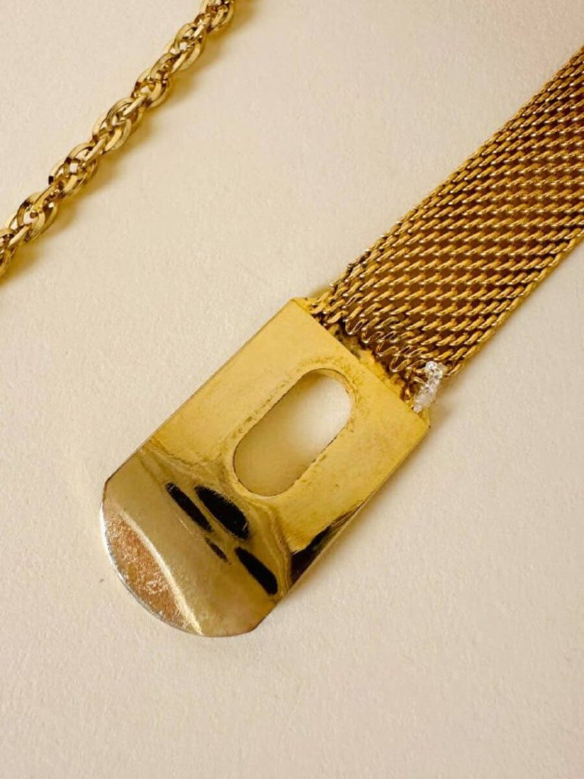 Bandolier bianca in midollino con tracolla in catena oro