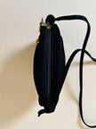 Sac bandoulière en suède noir avec charms dorés « Moschino »
