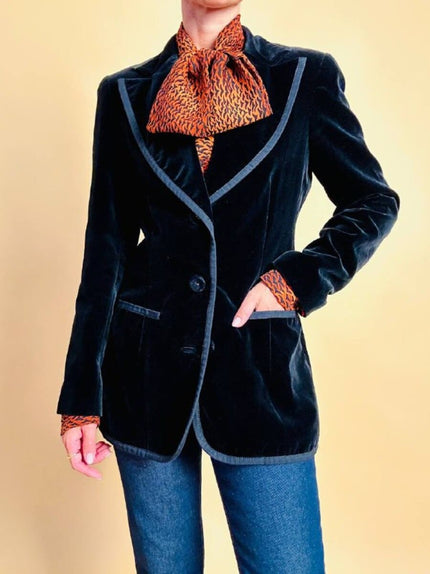 Blazer in velluto nero con profili di gros grain 