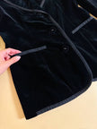 Blazer in velluto nero con profili di gros grain 