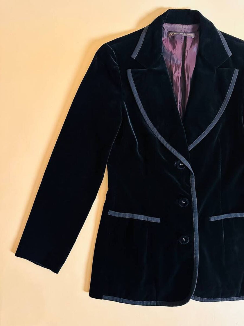 Blazer in velluto nero con profili di gros grain 