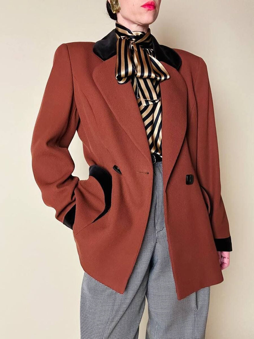 Blazer doppiopetto in lana color ruggine con riporti in velluto cacao Mila Schön