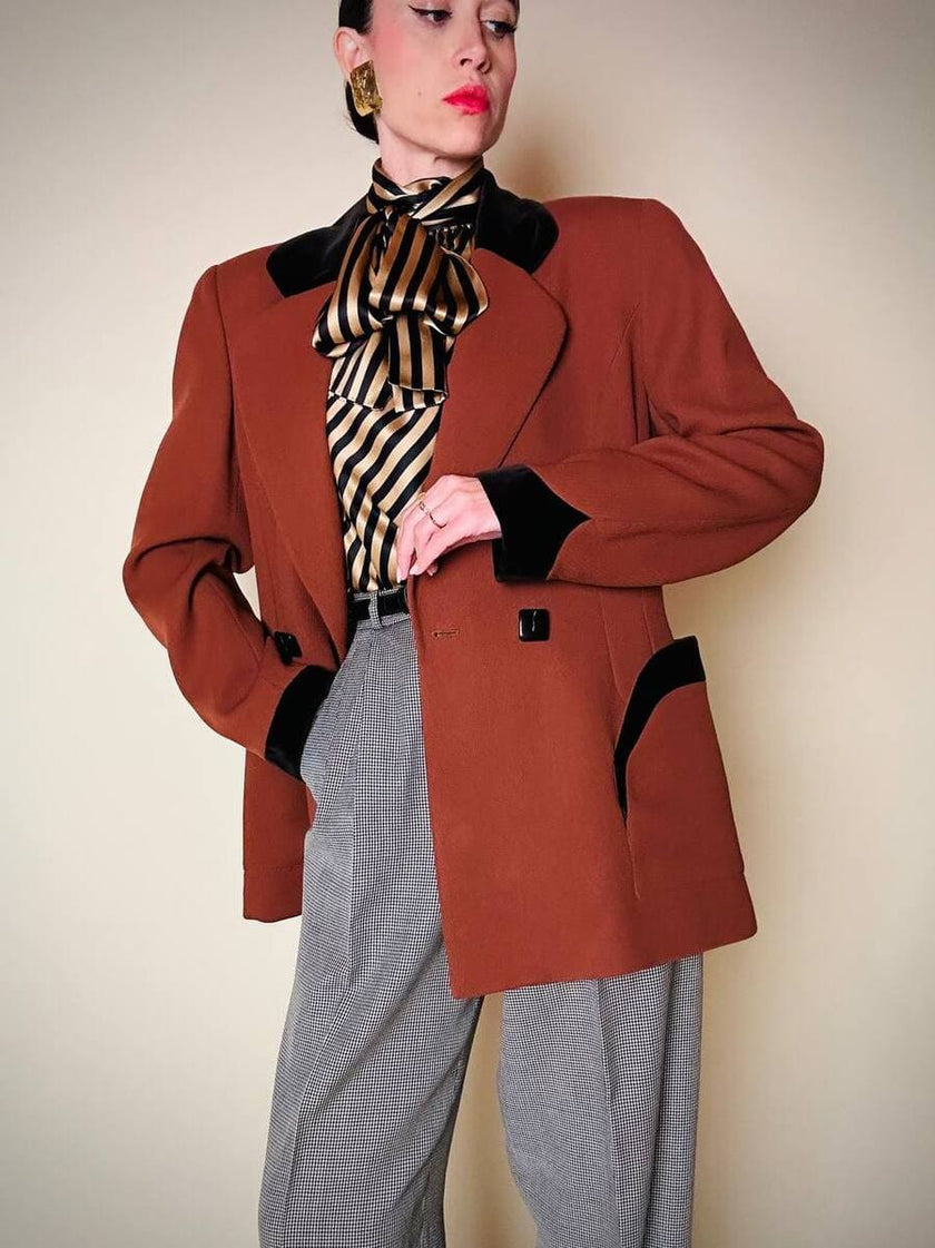Blazer doppiopetto in lana color ruggine con riporti in velluto cacao Mila Schön