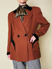 Blazer doppiopetto in lana color ruggine con riporti in velluto cacao Mila Schön