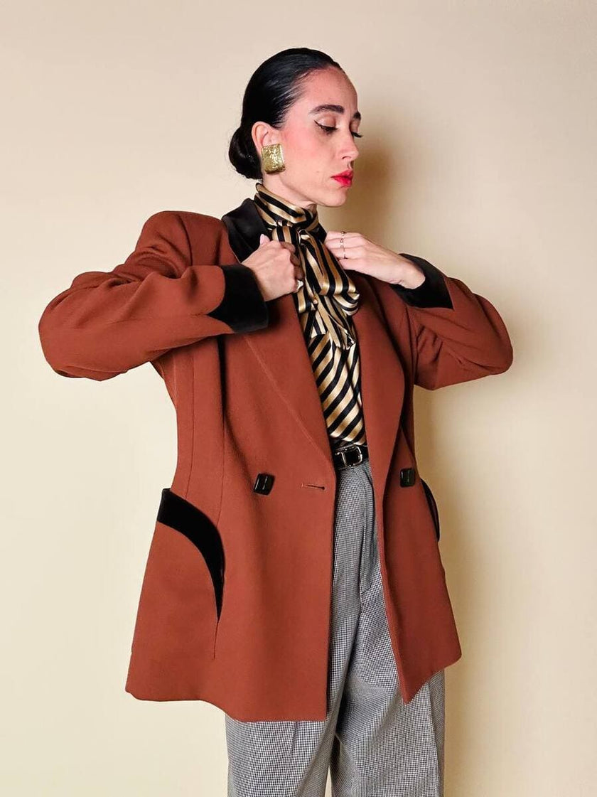 Blazer doppiopetto in lana color ruggine con riporti in velluto cacao Mila Schön