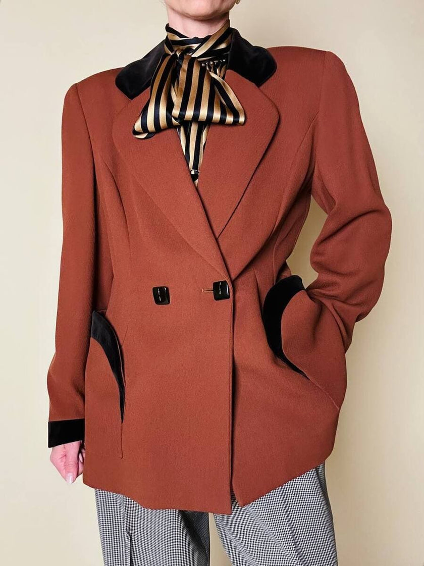 Blazer doppiopetto in lana color ruggine con riporti in velluto cacao Mila Schön