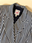Blazer doppiopetto a righe bianche e blu “Mondí”