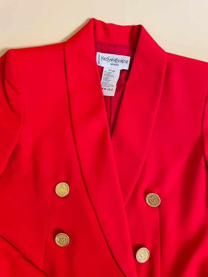 Blazer doppiopetto rosso con bottoni oro 