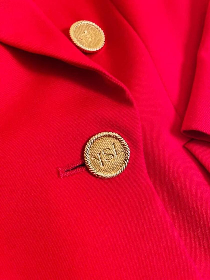 Blazer doppiopetto rosso con bottoni oro 