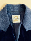 Blazer aristocratico in lana mélange e velluto blu di Prussia con bottoni gioiello “Gianluca Gabrielli”