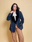 Blazer aristocratico in lana mélange e velluto blu di Prussia con bottoni gioiello “Gianluca Gabrielli”