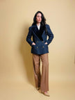 Blazer aristocratico in lana mélange e velluto blu di Prussia con bottoni gioiello “Gianluca Gabrielli”