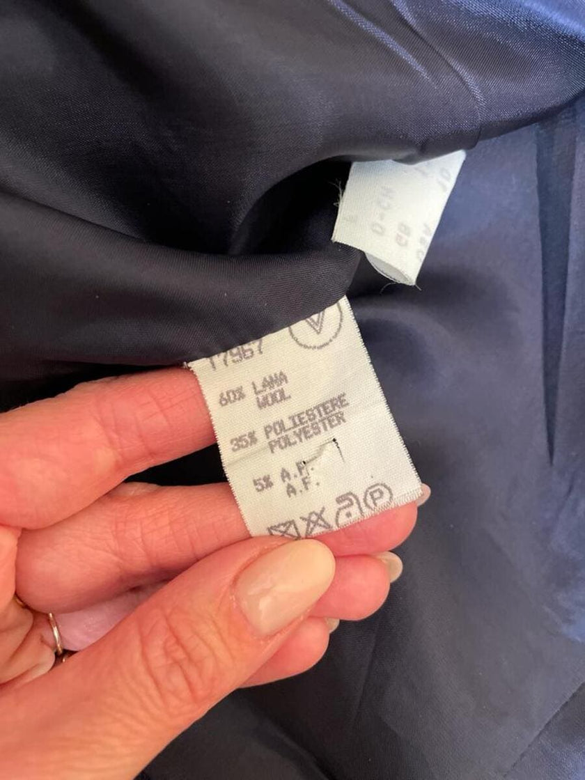 Blazer aristocratico in lana mélange e velluto blu di Prussia con bottoni gioiello “Gianluca Gabrielli”