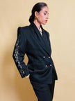 Blazer nero con inserti di pizzo macramè 