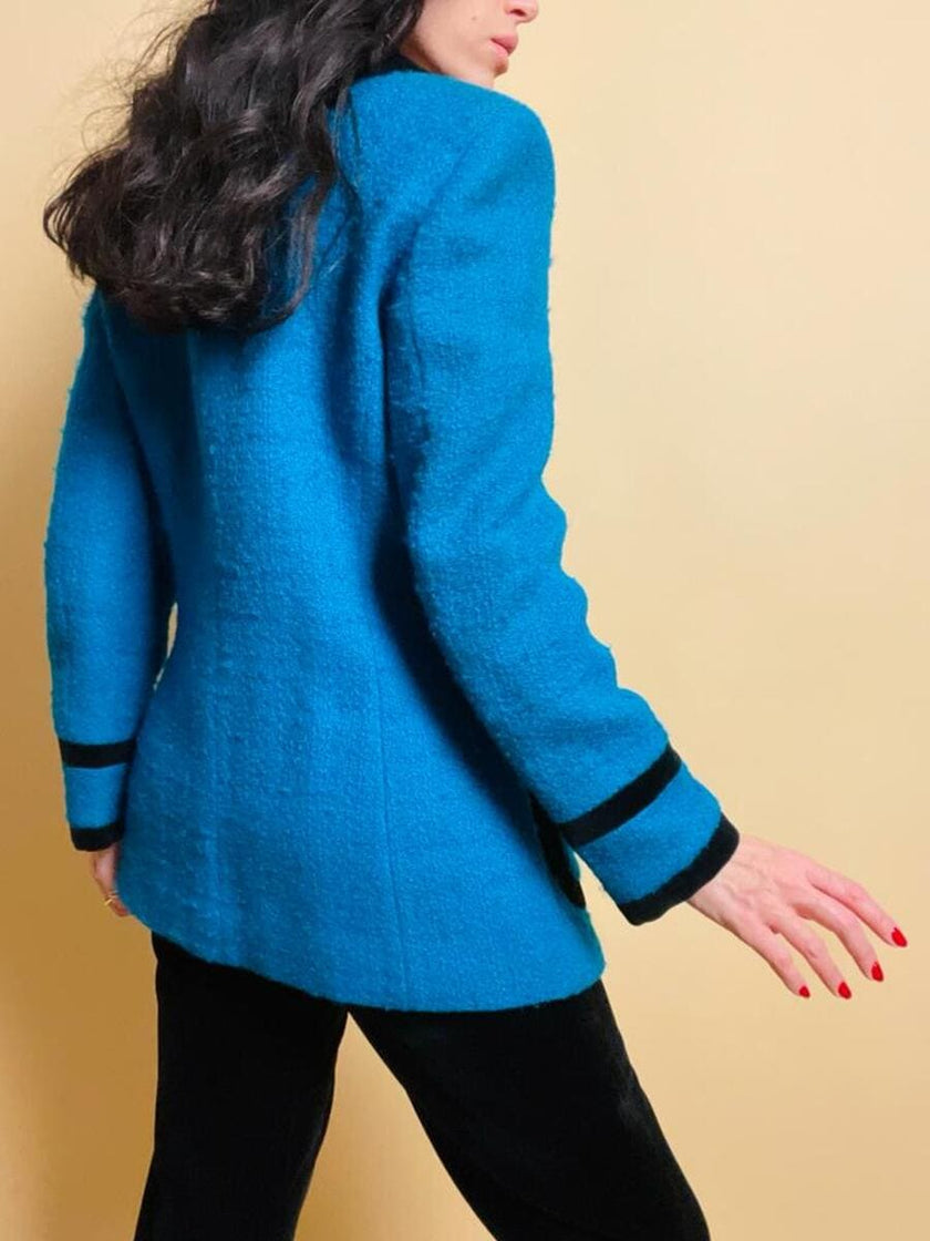 Blazer in lana e mohair ciano con riporti di velluto nero 