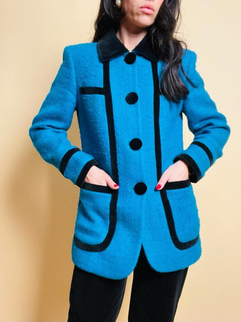 Blazer in lana e mohair ciano con riporti di velluto nero 