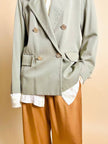 Blazer doppiopetto in gabardine di lana color fango 