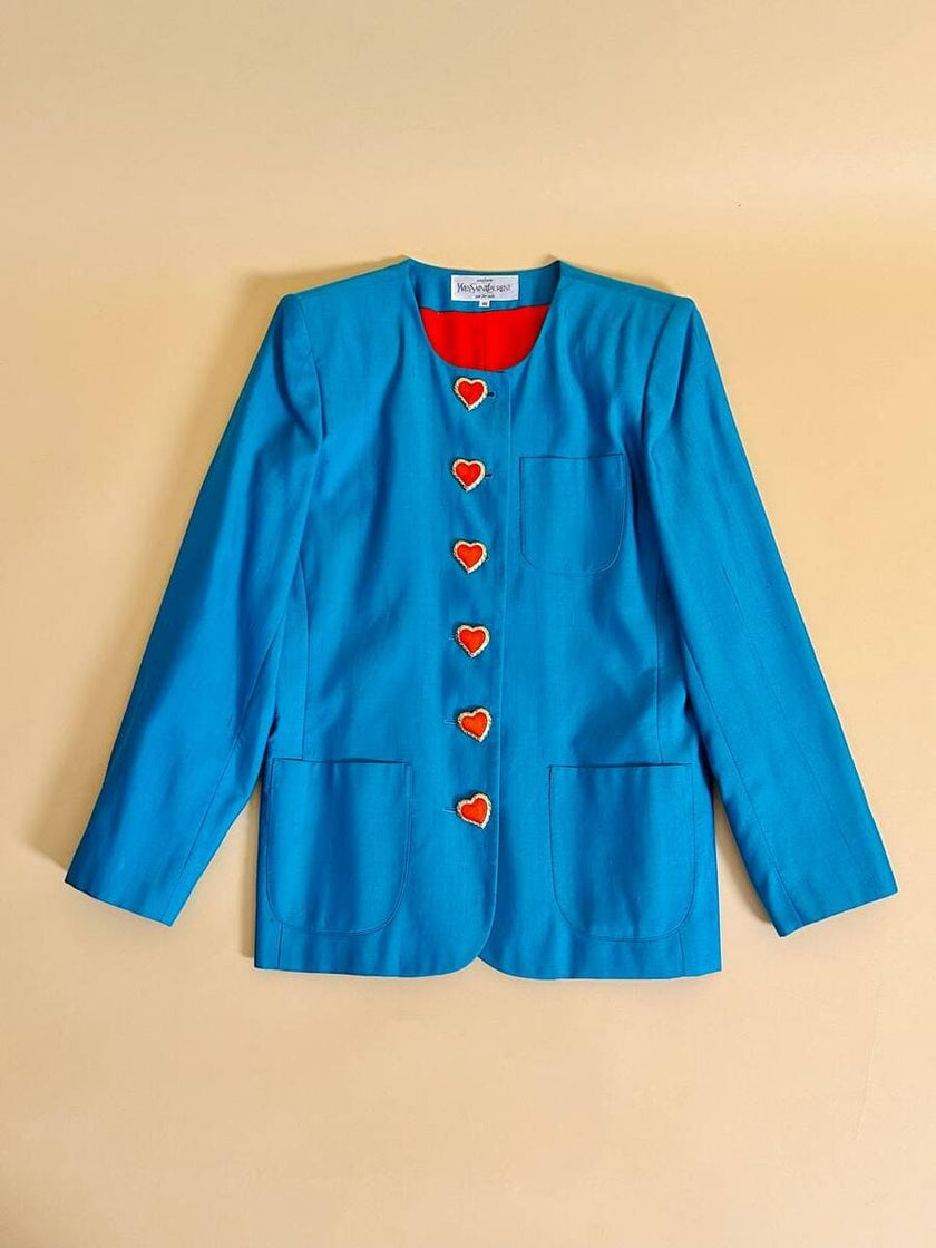 Blazer in shantung turchese con bottoni rossi a forma di cuore 